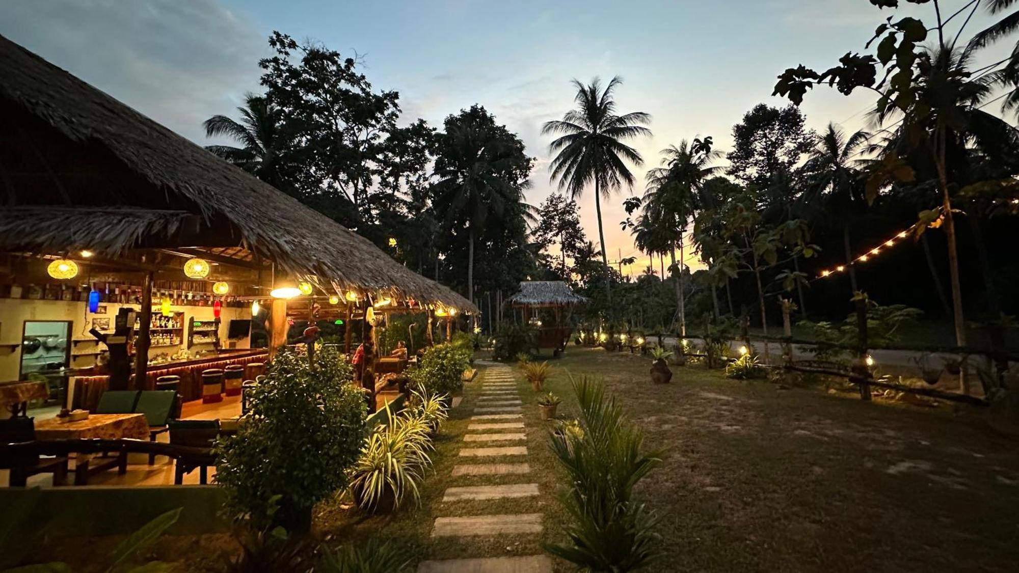 Kohjum Freedom Resort Csum-sziget Kültér fotó